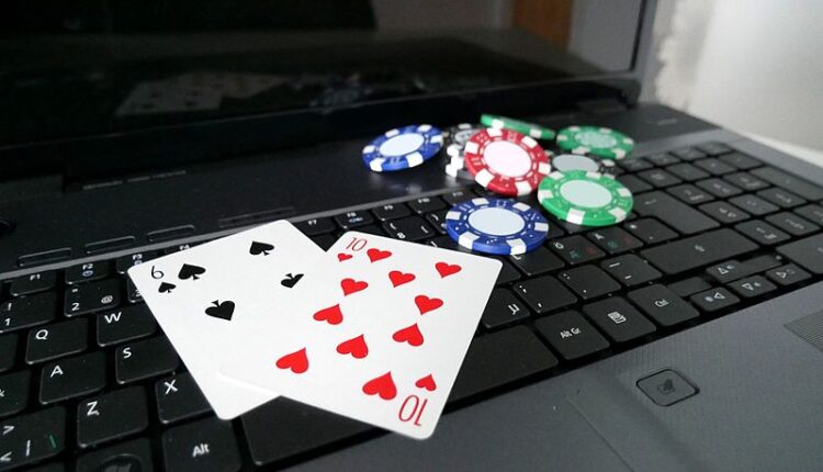 Non-avoidable tips and tricks to win online poker games