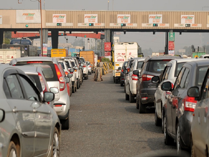 Understanding the Role & Working of Fastag Stickers at Toll Plazas